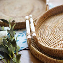 Bandeja de Rattan Redonda com Cabo de Madeira | Servir Pão, Frutas e Petiscos com Estilo
